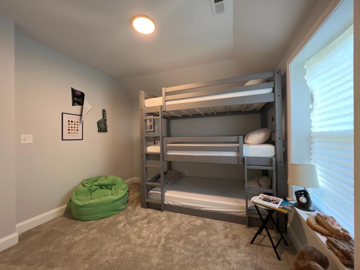 5Br 4B Huge Space With 2 Level Game Barn Greenville Exteriér fotografie